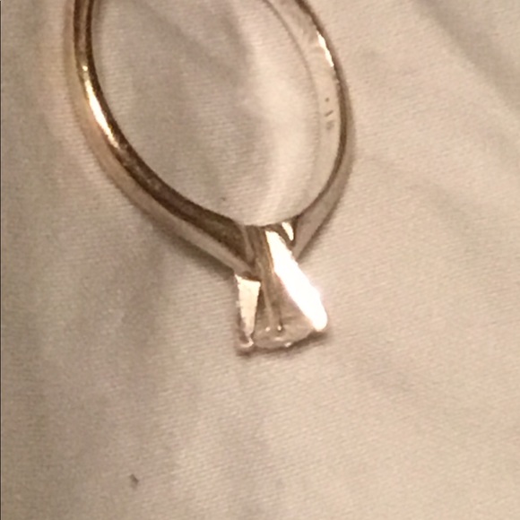 1/4 karat diamond ring extra pictures - Picture 4 of 7